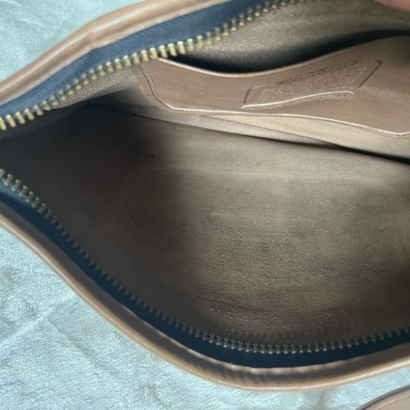 Vintage Coach Tan Leather Slim Wrislet Clutch - Picture 12 of 15